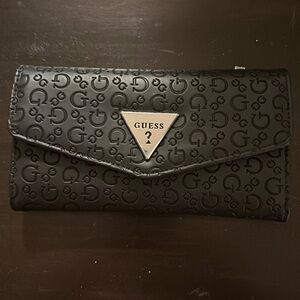 Guess women’s wallet